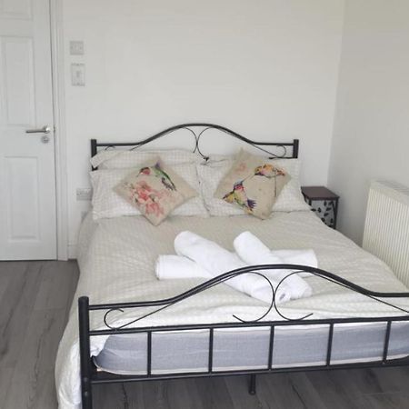Woodlands Bellevue Bed & Breakfast Нюкий Екстериор снимка