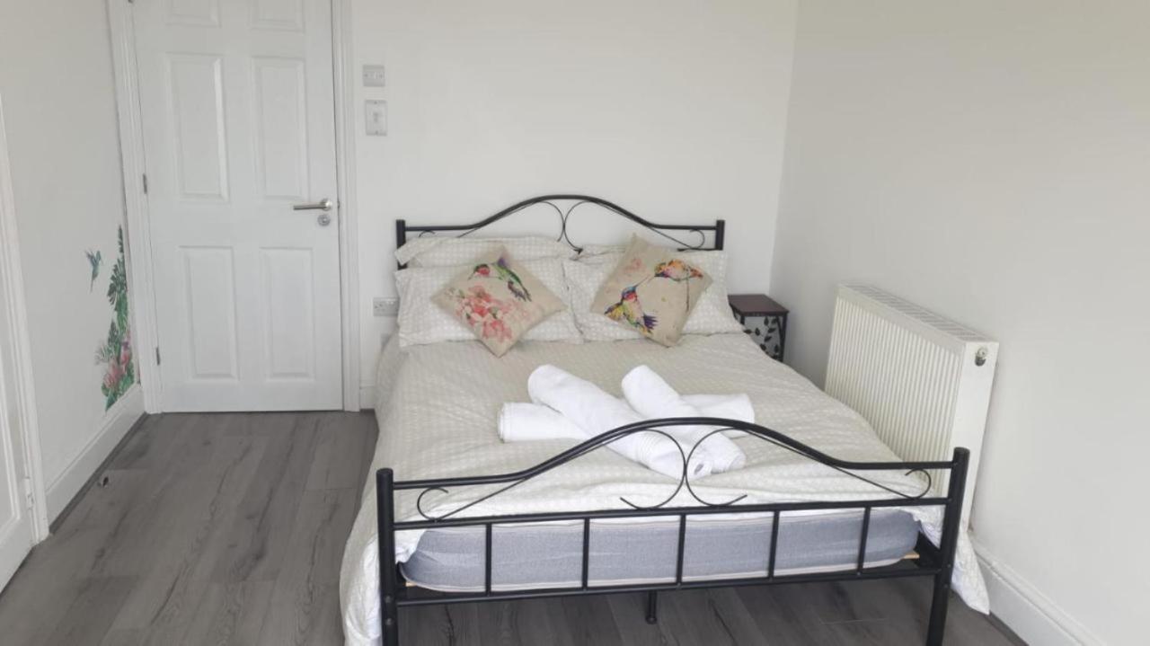 Woodlands Bellevue Bed & Breakfast Нюкий Екстериор снимка