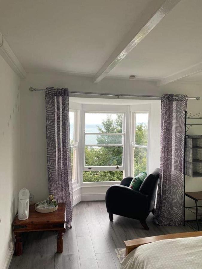 Woodlands Bellevue Bed & Breakfast Нюкий Екстериор снимка